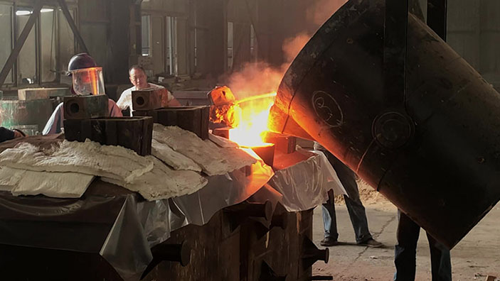 illustration - lost foam cast pouring