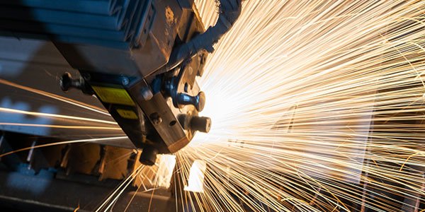 laser-cutting-metal-sheet